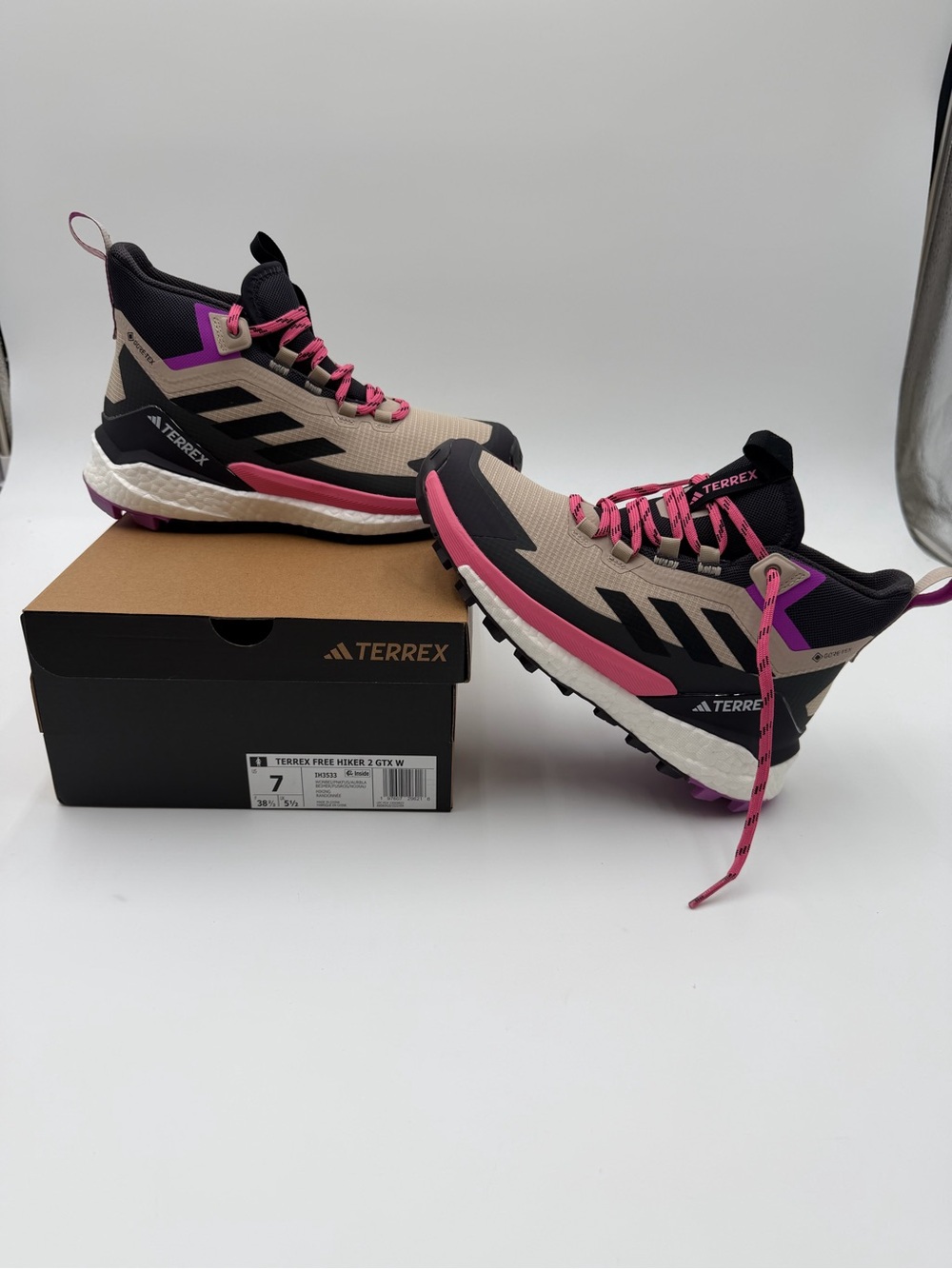 NIB Women's Terrex Free Hiker 2.0 GORE-TEX Hiking Shoes Sz 7